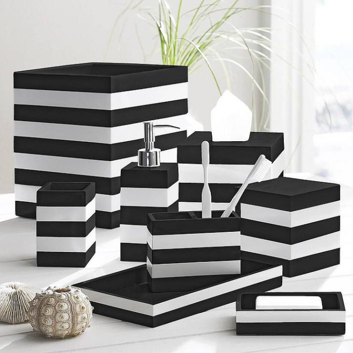 Black And White Themed Bathroom Accessories