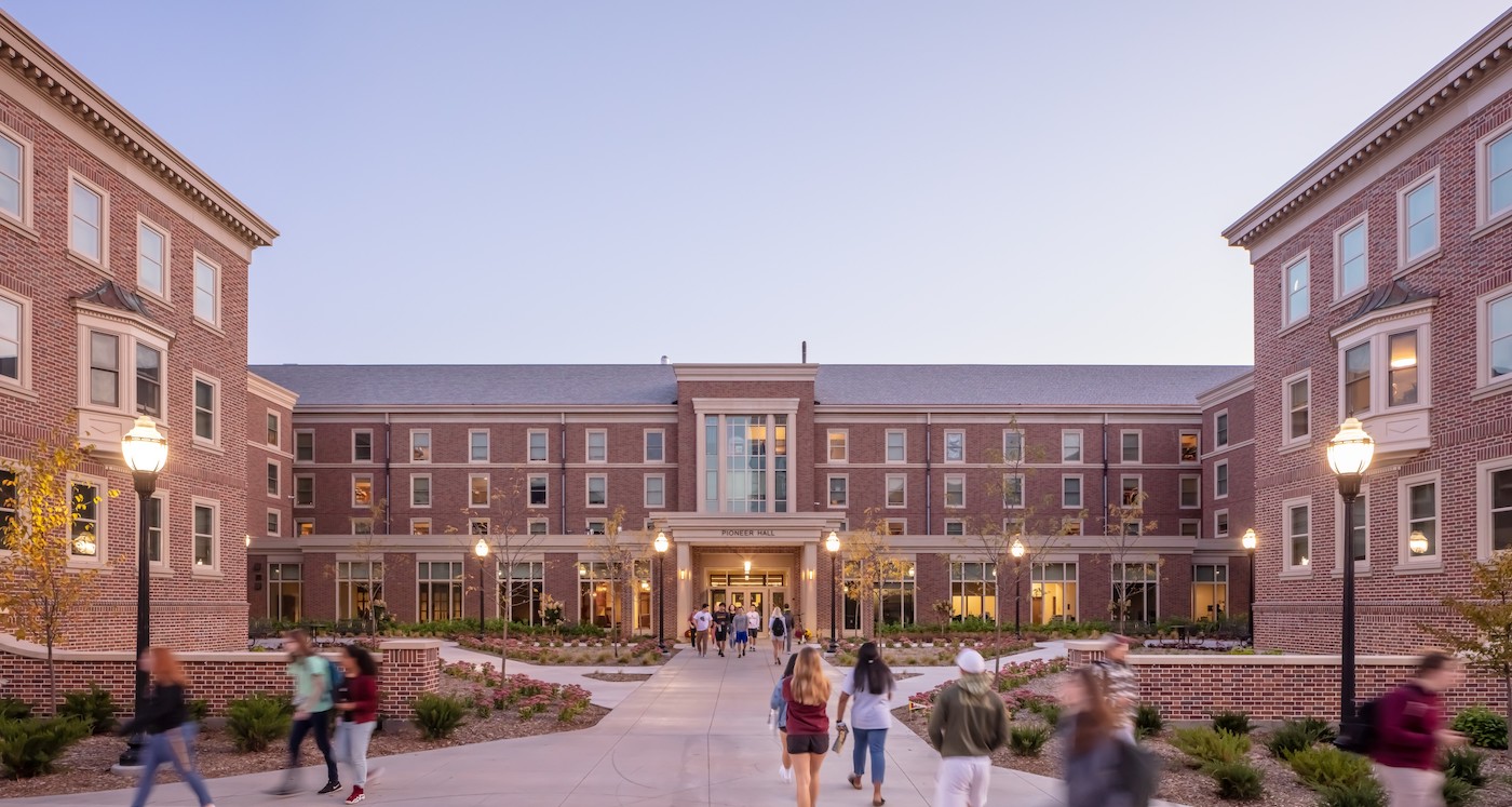 Aria Partitions Case Study at the University Of Minnesota Pioneer Hall